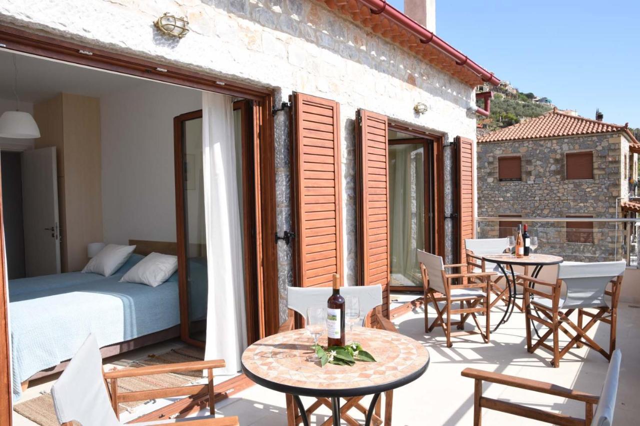 Villa Dafni - Infinite Sea Vistas With Private Pool كالاماتا المظهر الخارجي الصورة