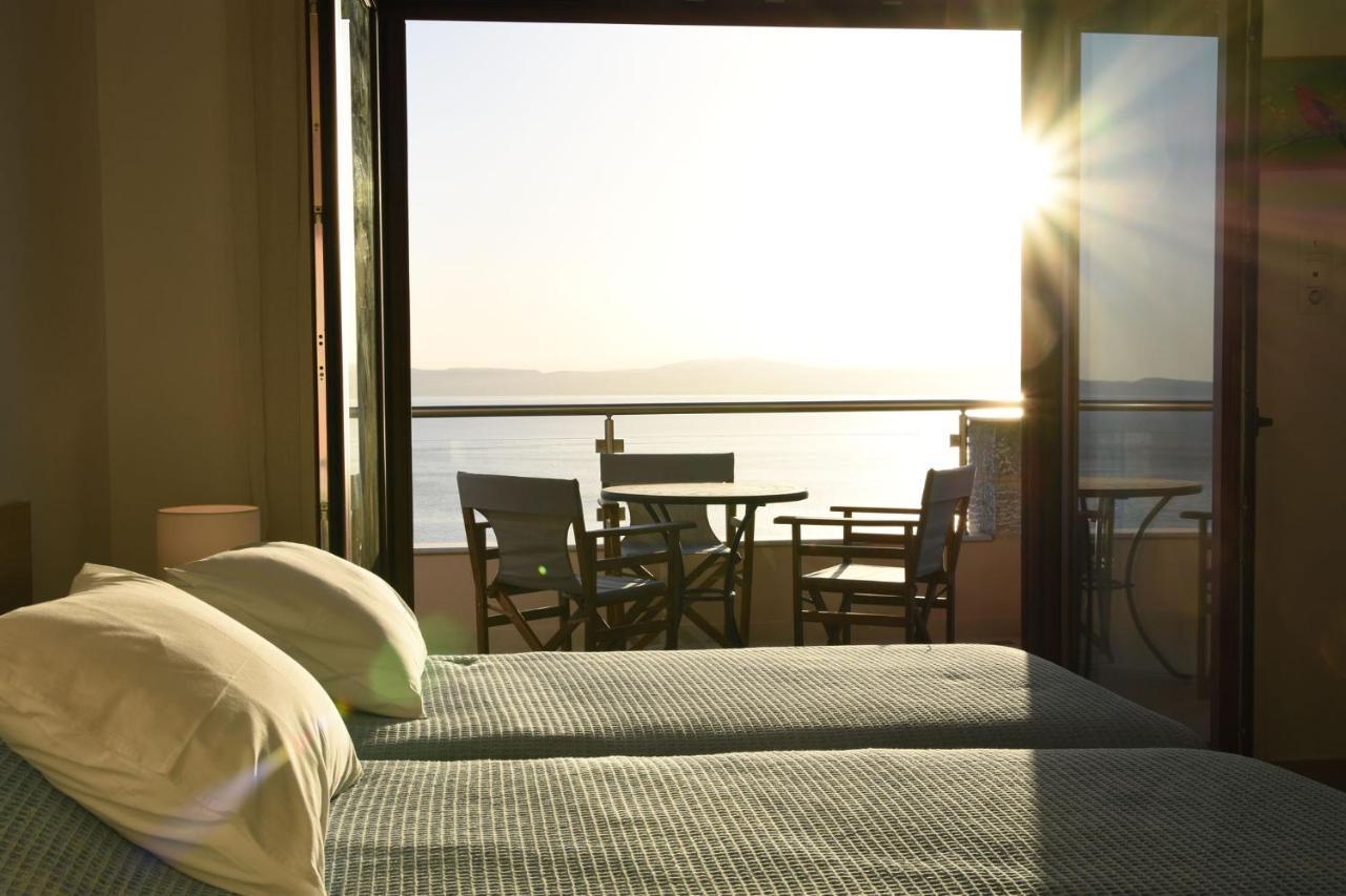 Villa Dafni - Infinite Sea Vistas With Private Pool كالاماتا المظهر الخارجي الصورة