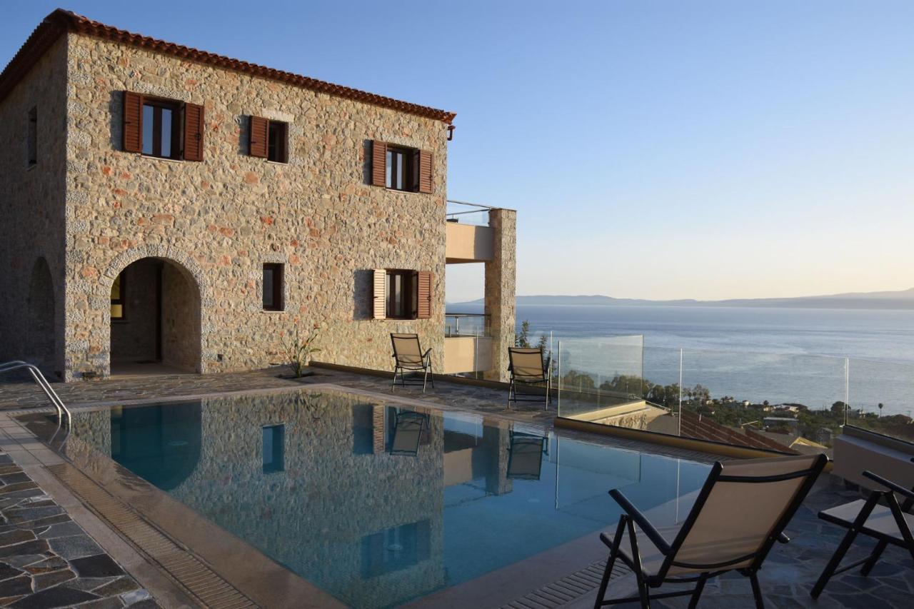 Villa Dafni - Infinite Sea Vistas With Private Pool كالاماتا المظهر الخارجي الصورة