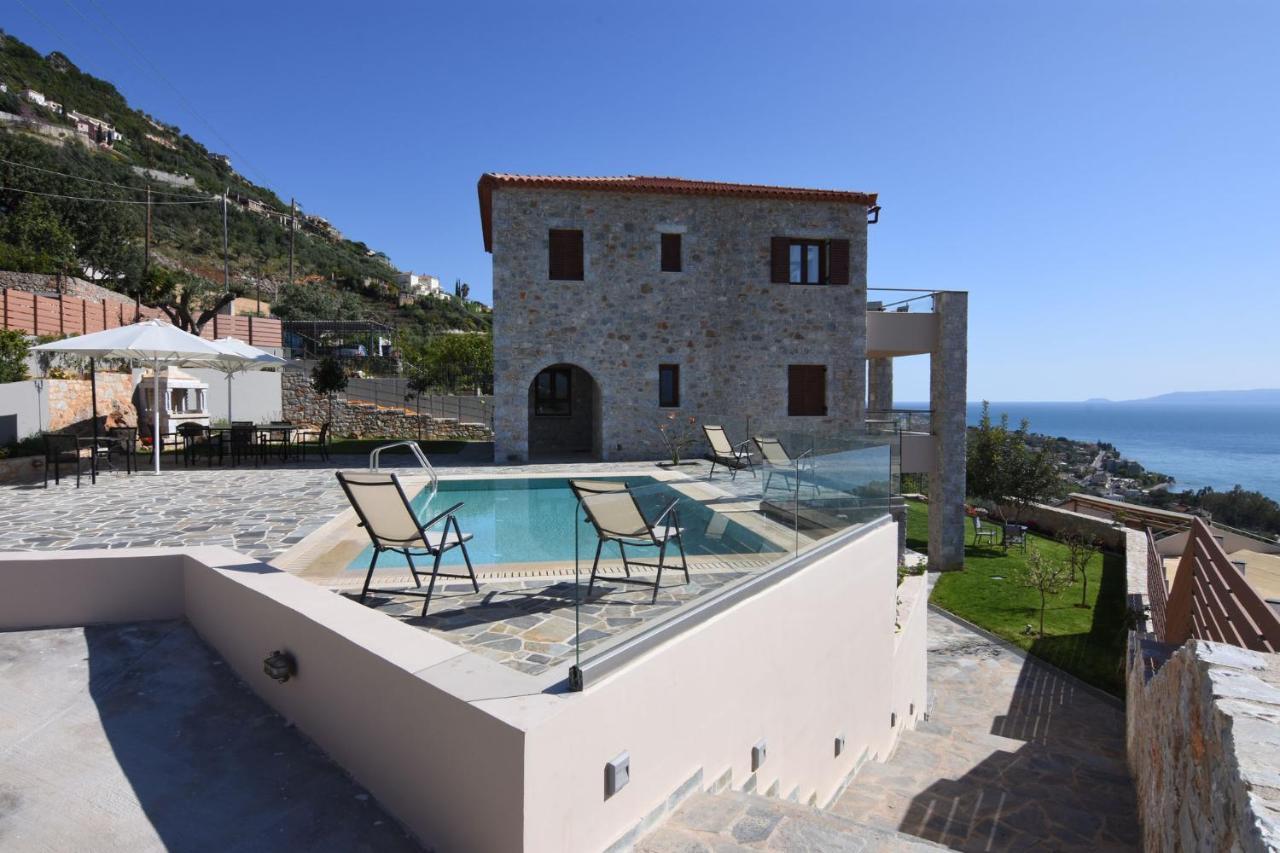 Villa Dafni - Infinite Sea Vistas With Private Pool كالاماتا المظهر الخارجي الصورة