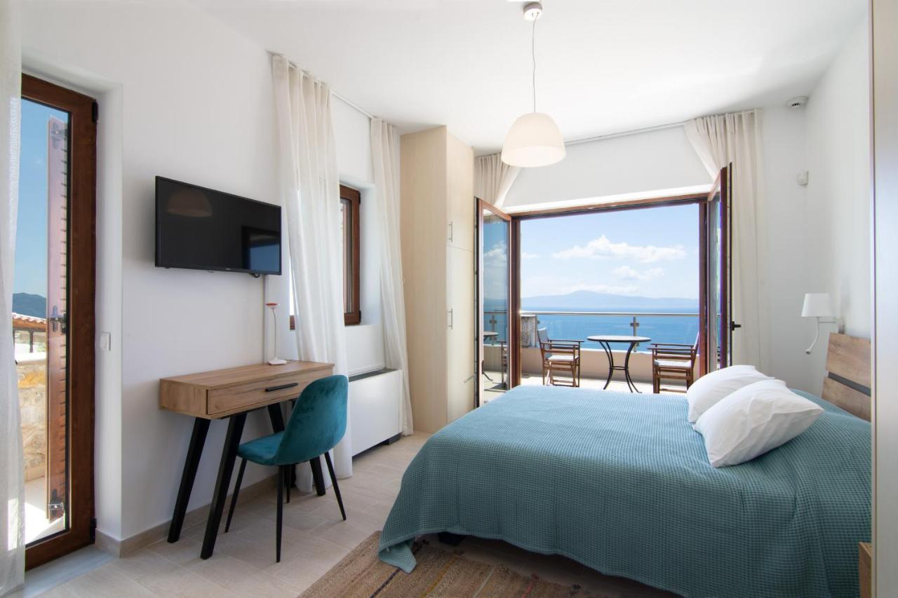Villa Dafni - Infinite Sea Vistas With Private Pool كالاماتا المظهر الخارجي الصورة